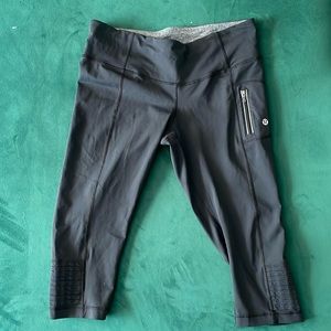 Lululemon black cropped leggings